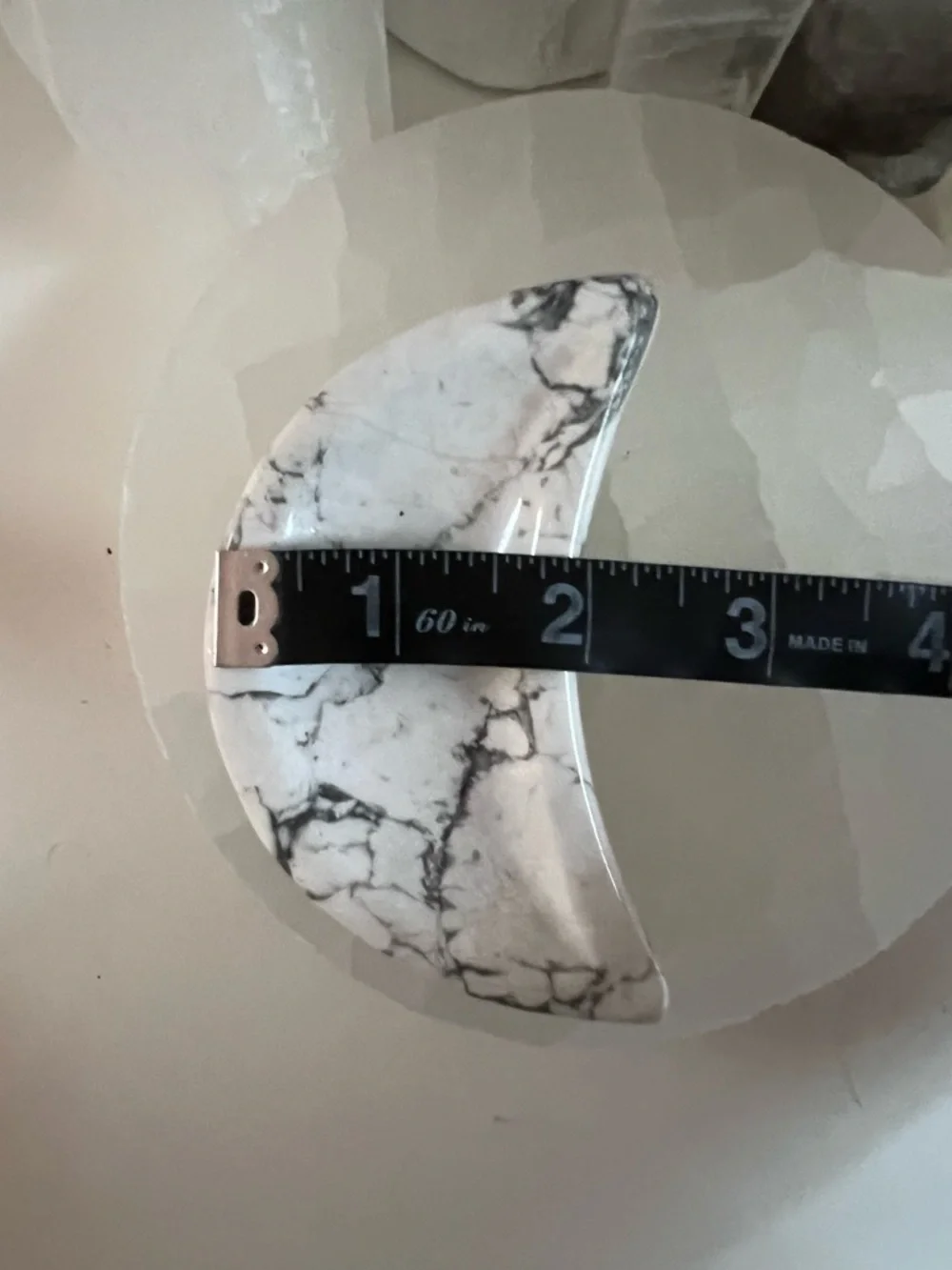 Howlite Crescent Moon Dish - Picture 4 of 4